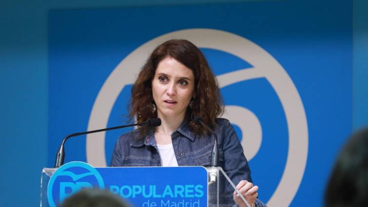 El PP perdería 17 escaños en Madrid pero podría gobernar con Ciudadanos y Vox El PP perdería 17 escaños en Madrid pero podría gobernar con Ciudadanos y Vox