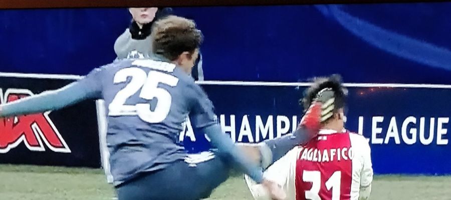 La salvaje entrada de Müller a Tagliafico La salvaje entrada de Müller a Tagliafico