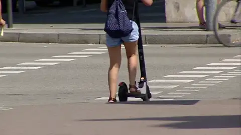Ciudadano en un patinete Ciudadano en un patinete