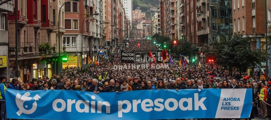 Imagen de la protesta en Bilbao por el fin de la dispersión de los presos de ETA Imagen de la protesta en Bilbao por el fin de la dispersión de los presos de ETA