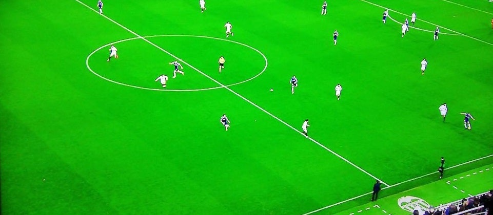 Borja estalla contra el VAR: "¿Por qué a unos se les deja seguir y a otros no? Ya son muchas..." Borja estalla contra el VAR: "¿Por qué a unos se les deja seguir y a otros no? Ya son muchas..."