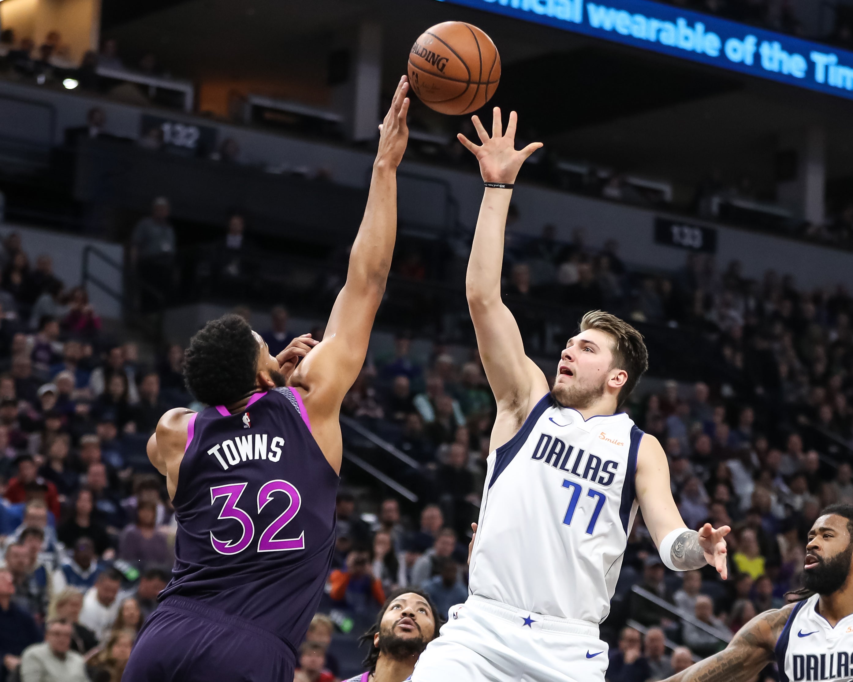 Luka Doncic se queda a las puertas del triple-doble en un nuevo partido a lo All-Star contra los Timberwolves Luka Doncic se queda a las puertas del triple-doble en un nuevo partido a lo All-Star contra los Timberwolves