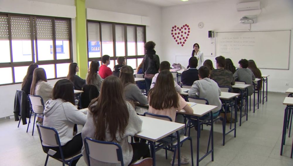 Tertulia de maestros: "Hay muy poca compasión hacia los profesores" Tertulia de maestros: "Hay muy poca compasión hacia los profesores"