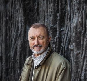 Imagen de archivo de Arturo Pérez Reverte Imagen de archivo de Arturo Pérez Reverte