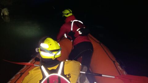 Bomberos buscan al pirag&uuml;ista desaparecido en el r&iacute;o J&uacute;car