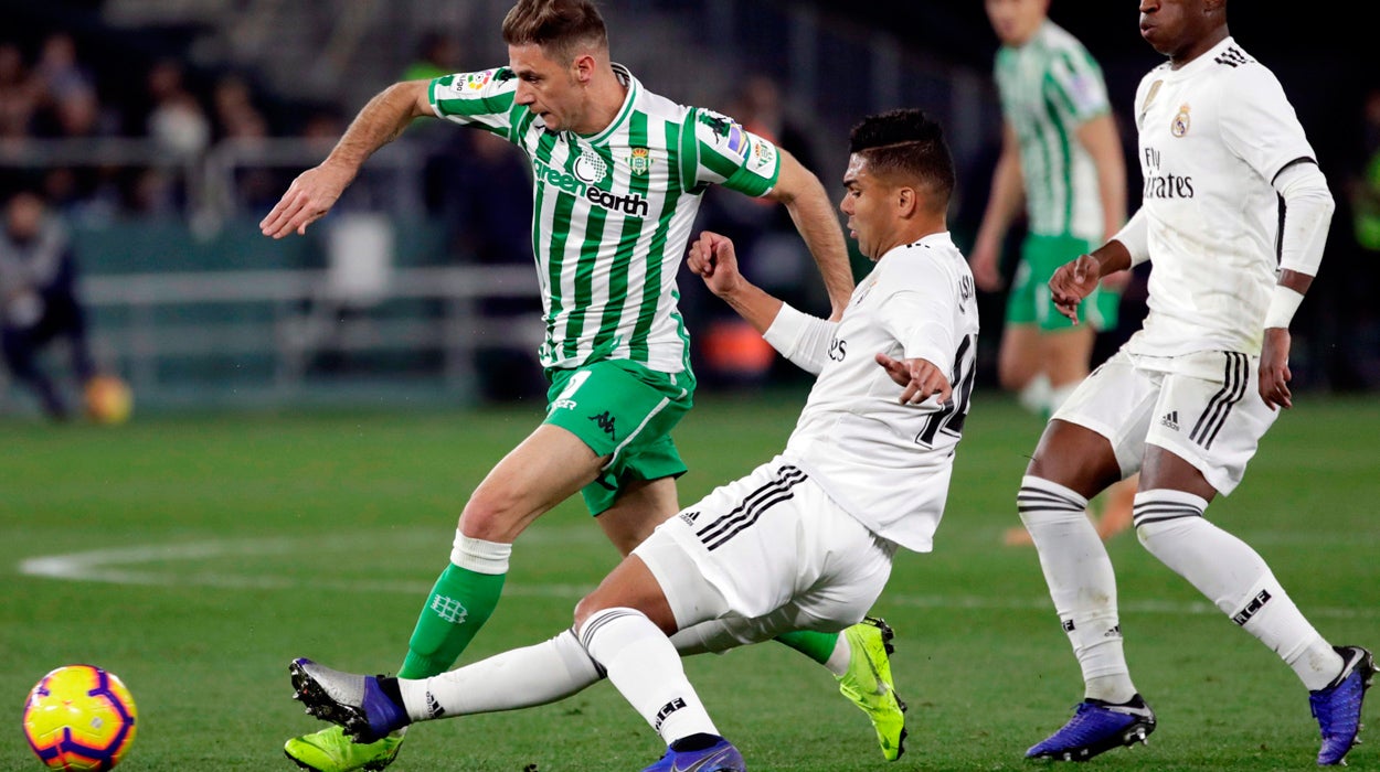 Joaquín: "Hemos sido muy superiores al Madrid, te vas dolido porque creo que merecimos ganar" Joaquín: "Hemos sido muy superiores al Madrid, te vas dolido porque creo que merecimos ganar"