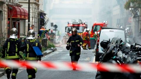 Exteriores del lugar de la explosi&oacute;n de Par&iacute;s
