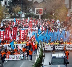 Trabajadores de Alcoa se manifiestan por las calles de La Coruña contra el ERE Trabajadores de Alcoa se manifiestan por las calles de La Coruña contra el ERE