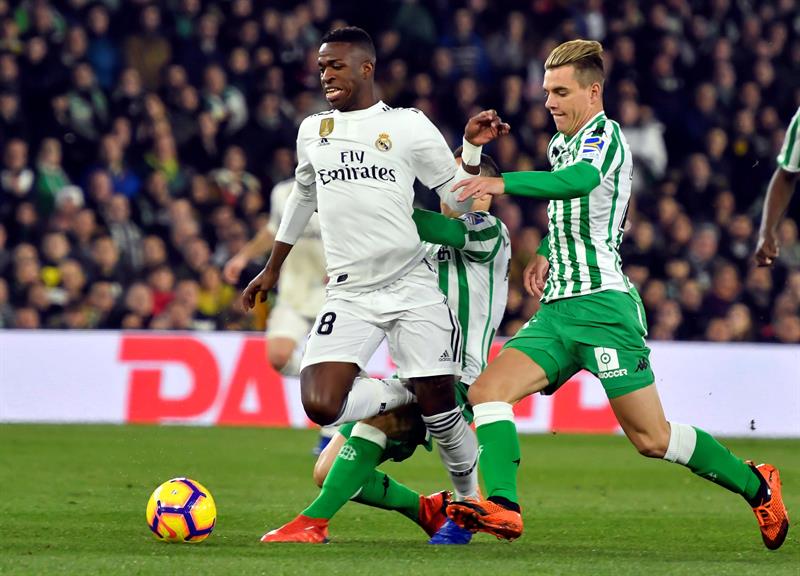 Vinicius estaba KO en la noche del sábado... y el domingo aguantó 90 minutos a un espectacular nivel físico Vinicius estaba KO en la noche del sábado... y el domingo aguantó 90 minutos a un espectacular nivel físico