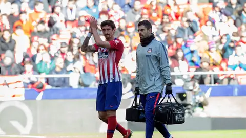 Savic aplaude a la afición en el Wanda Metropolitano Savic aplaude a la afición en el Wanda Metropolitano