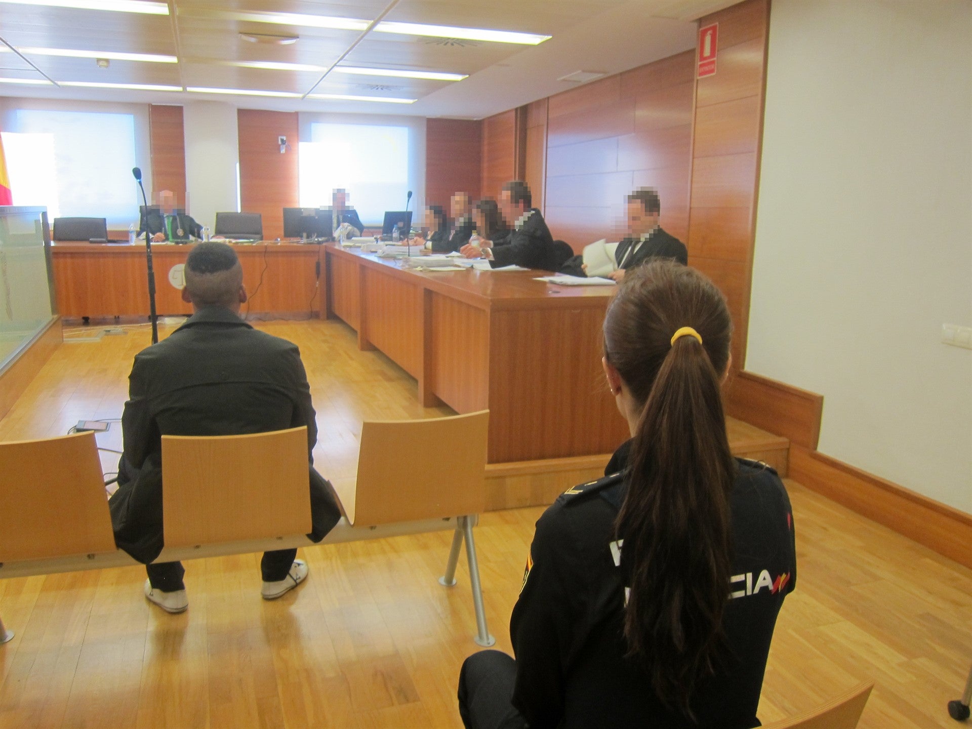 El acusado del atropello mortal a un peatón dice que la víctima se abalanzó contra su vehículo y que él huyó por miedo El acusado del atropello mortal a un peatón dice que la víctima se abalanzó contra su vehículo y que él huyó por miedo