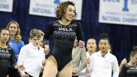 Katelyn Ohashi, gimnasta que representa a la Universidad de UCLA