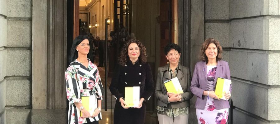 El Gobierno presenta los PGE El Gobierno presenta los PGE
