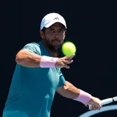 Fernando Verdasco, en acción ante Miomir Kecmanovic Fernando Verdasco, en acción ante Miomir Kecmanovic