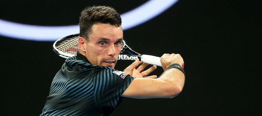 Bautista resta una pelota de revés ante Murray Bautista resta una pelota de revés ante Murray