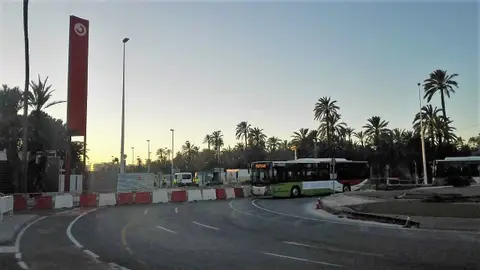La Avenida de Vicente Quiles en dirección al Puente del Ferrocarril estará cortada hasta mediados de febrero. La Avenida de Vicente Quiles en dirección al Puente del Ferrocarril estará cortada hasta mediados de febrero.