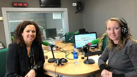 La consellera balear de Hacienda y Administraciones Públicas, Catalina Cladera, en los estudios de Onda Cero en Palma. Entrevista en Onda Cero Mallorca