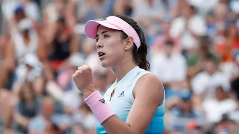 Garbiñe Muguruza celebra un punto en su estreno en el Open de Australia Garbiñe Muguruza celebra un punto en su estreno en el Open de Australia