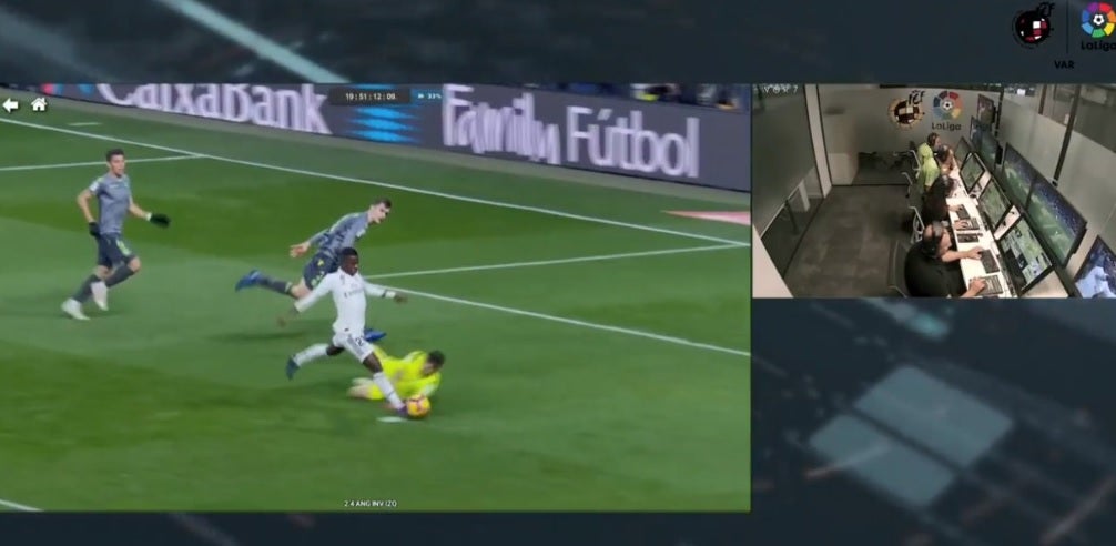 Así fue la comunicación del VAR en las jugadas más polémicas de LaLiga, entre ellas la del penalti de Vinicius Así fue la comunicación del VAR en las jugadas más polémicas de LaLiga, entre ellas la del penalti de Vinicius