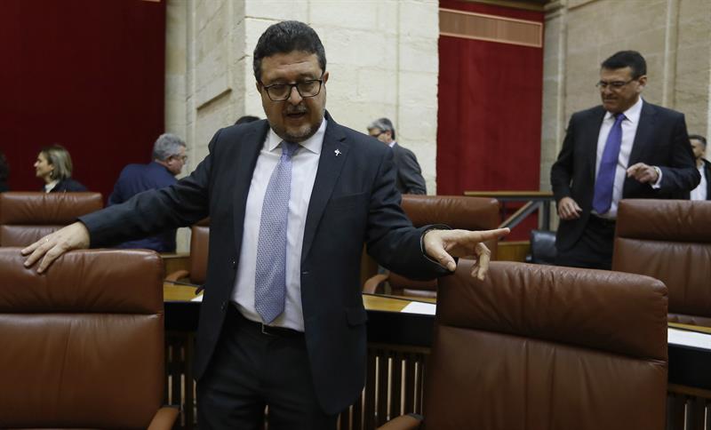 Las preguntas de Amón: "¿No os desconcierta que la función de Francisco Serrano antes de la política fuera la de juez?" Las preguntas de Amón: "¿No os desconcierta que la función de Francisco Serrano antes de la política fuera la de juez?"