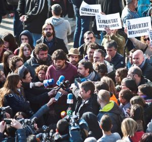 Los 16 detenidos por cortar el AVE en el aniversario del 1-O, en libertad Los 16 detenidos por cortar el AVE en el aniversario del 1-O, en libertad