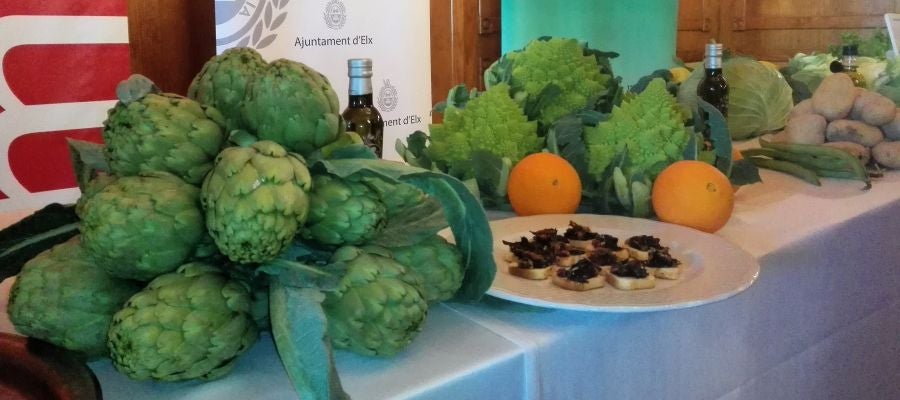Muestra de las hortalizas de invierno que se cultivan en la agricultura de Elche Muestra de las hortalizas de invierno que se cultivan en la agricultura de Elche