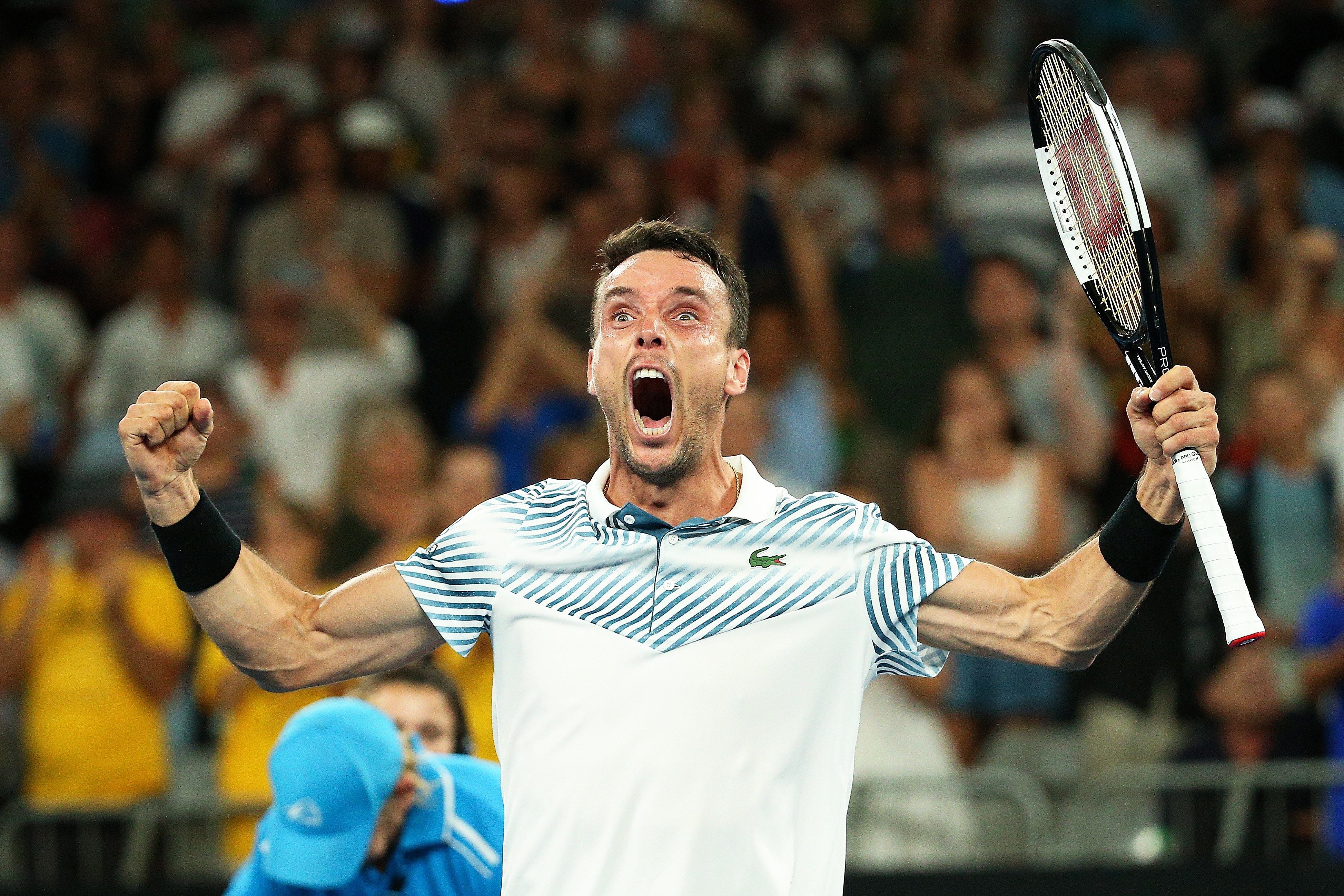 Bautista vence a Millman en cinco sets y pasa a tercera ronda del Open de Australia Bautista vence a Millman en cinco sets y pasa a tercera ronda del Open de Australia