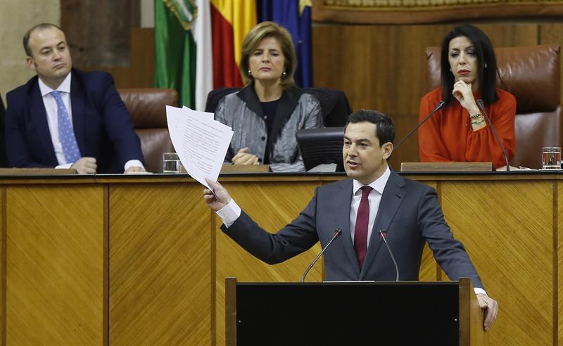 Juanma Moreno acusa a Adelante de "meter miedo" y niega que haya "letra pequeña" en su pacto con Vox Juanma Moreno acusa a Adelante de "meter miedo" y niega que haya "letra pequeña" en su pacto con Vox