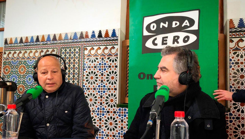 Javier Imbroda durante la entrevista con Carlos Alsina en Más de uno