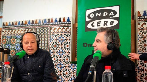 Javier Imbroda durante la entrevista con Carlos Alsina en M&aacute;s de uno