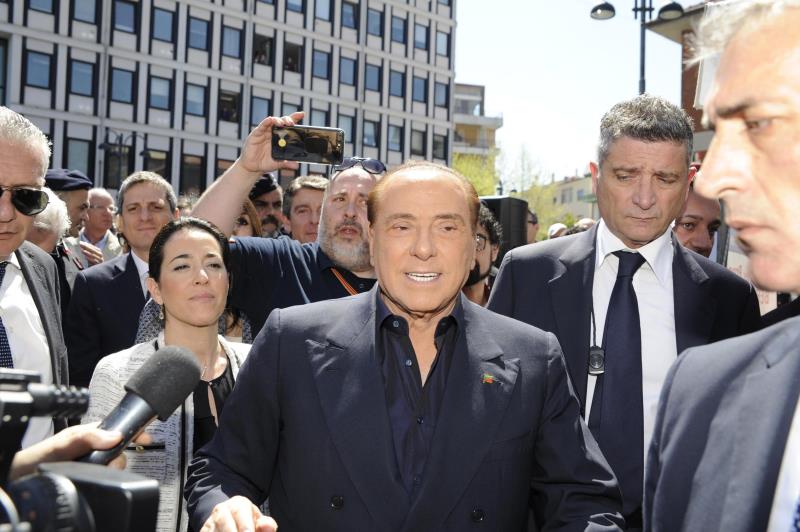 Berlusconi anuncia que se presentará a las elecciones europeas con su partido Forza Italia Berlusconi anuncia que se presentará a las elecciones europeas con su partido Forza Italia