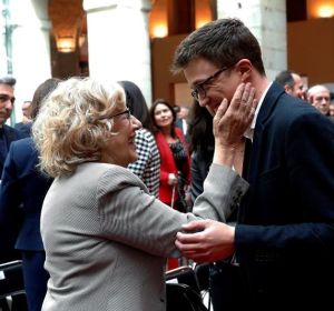 Manuela Carmena e Íñigo Errejón. Manuela Carmena e Íñigo Errejón.