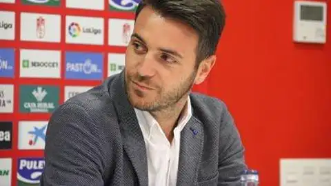 El oriolano Fran Sánchez, ex del Elche CF, vive su mejor momento en el Granada, próximo rival franjiverde, donde ahora es el responsable deportivo en el que ha confiado Antonio Cordón. El oriolano Fran Sánchez, ex del Elche CF, vive su mejor momento en el Granada, próximo rival franjiverde, donde ahora es el responsable deportivo en el que ha confiado Antonio Cordón.