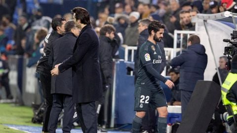 Isco se retira del c&eacute;sped de Butarque sin saludar a Solari