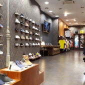 921 - Sneaker Store