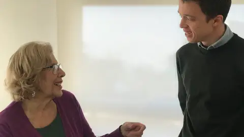 Manuela Carmena, alcaldesa de Madrid, junto a Iñigo Errejón, diputado de Podemos. Manuela Carmena, alcaldesa de Madrid, junto a Iñigo Errejón, diputado de Podemos.