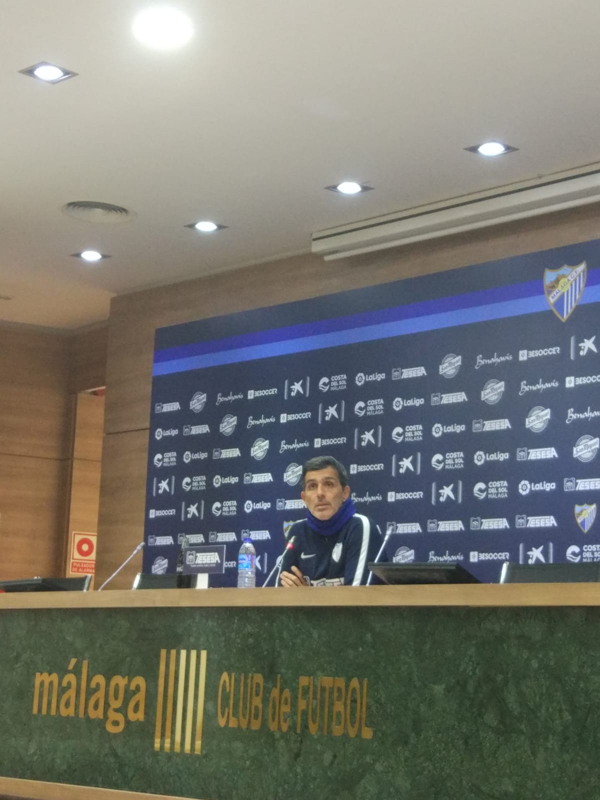 Muñiz resta trascendencia al estado del césped Muñiz resta trascendencia al estado del césped