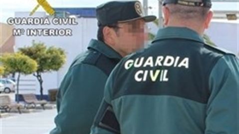 Varios agentes de la Guardia Civil
