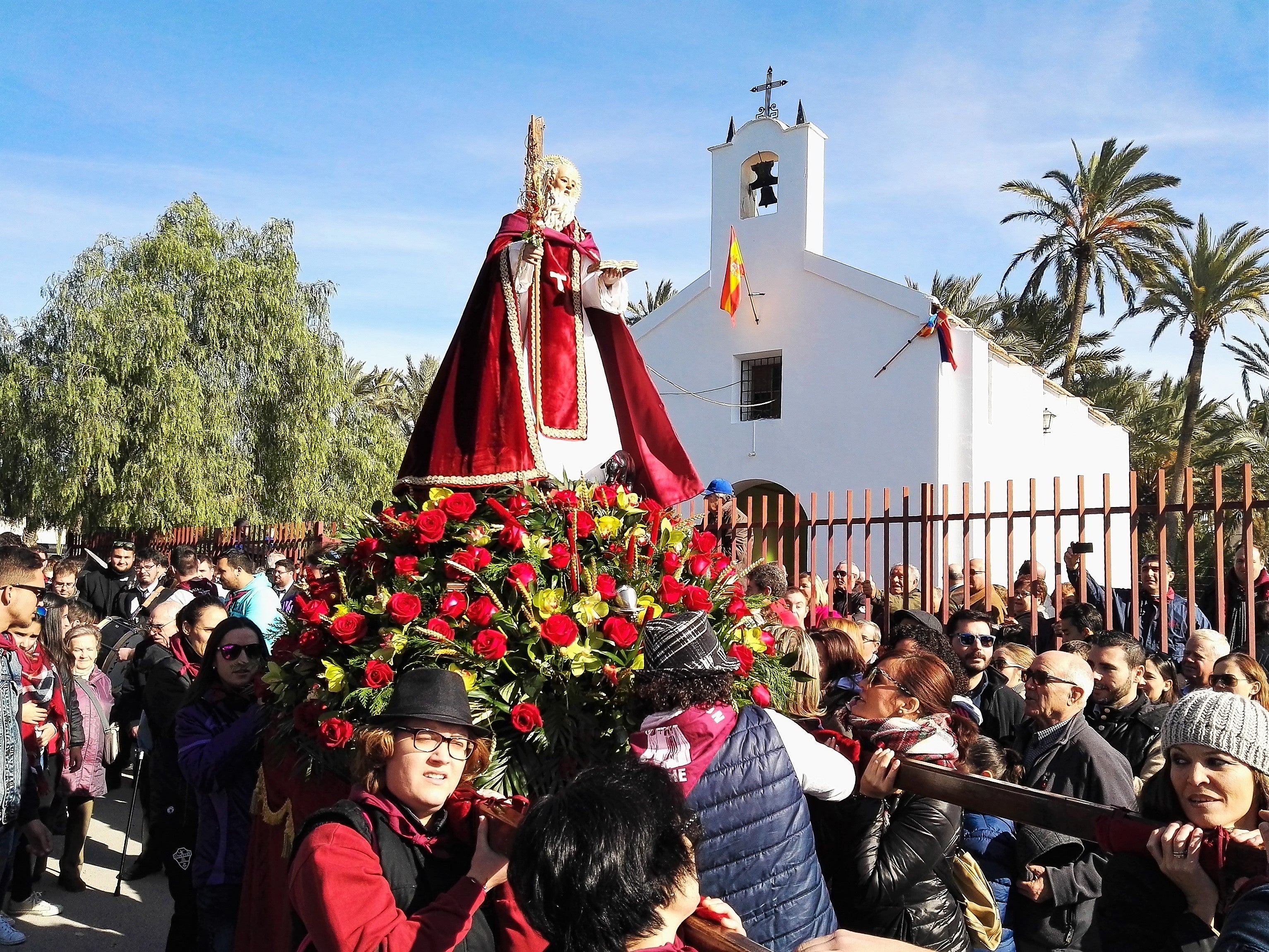 El barrio de San Antón ya está vestido de fiesta para celebrar a su patrón El barrio de San Antón ya está vestido de fiesta para celebrar a su patrón