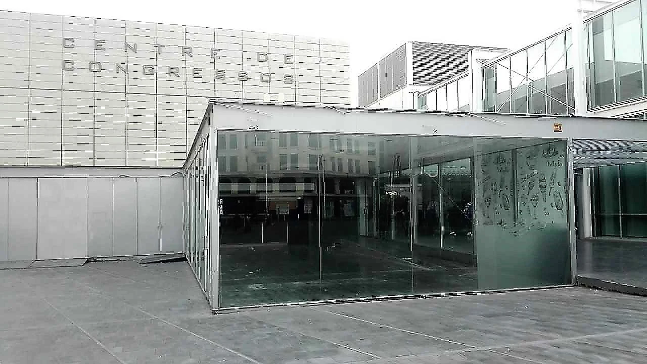 La cafetería del centro de congresos de Elche está sin servicio desde septiembre de 2018