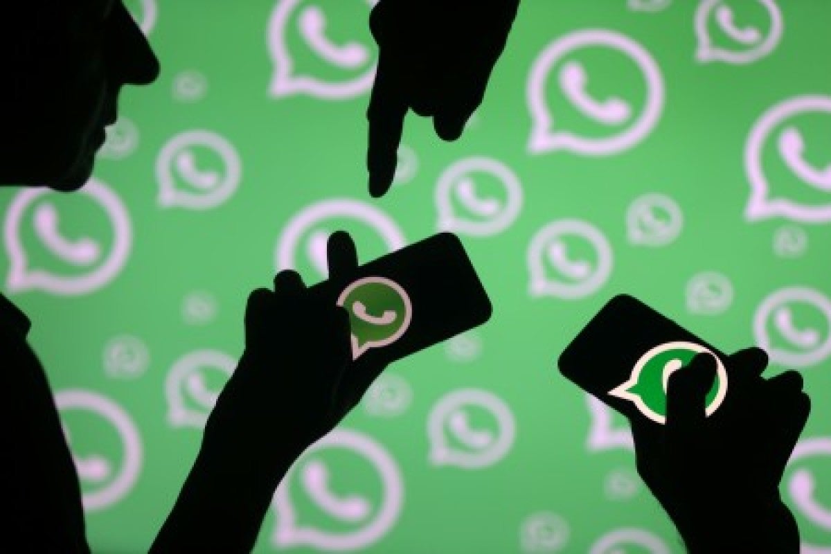 WhatsApp limita el reenvío de sus mensajes a cinco contactos para evitar la difusión de noticias falsas WhatsApp limita el reenvío de sus mensajes a cinco contactos para evitar la difusión de noticias falsas