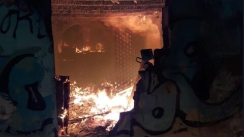 El incendio que se ha originado en una casa abandonada de Can Pastilla