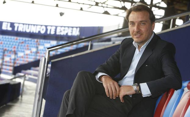 Las peñas se reunen con Quico Catalán Las peñas se reunen con Quico Catalán