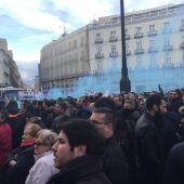 Cientos de taxistas protestan en la Puerta del Sol (Madrid)