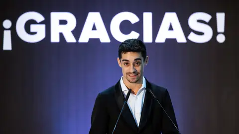 Javier Fernández, en su despedida ante los medios en el Palacio de los Deportes Javier Fernández, en su despedida ante los medios en el Palacio de los Deportes