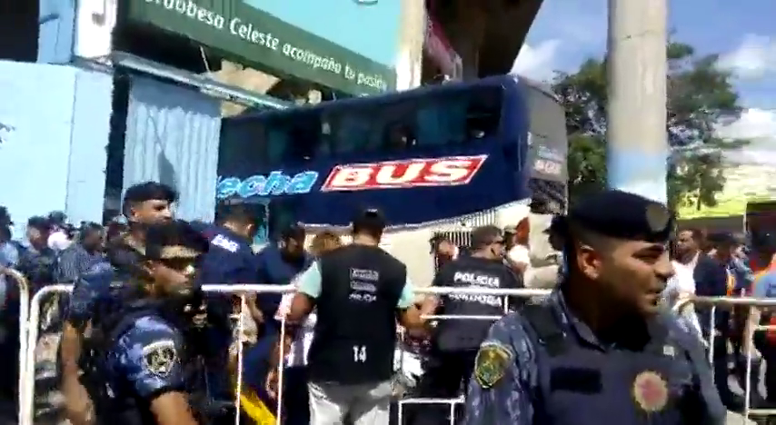 El autobús del Unión de Santa Fe se estrella contra el muro del estadio del Belgrano El autobús del Unión de Santa Fe se estrella contra el muro del estadio del Belgrano