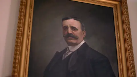 Crímenes que cambiaron la historia - Temporada 1 - El asesinato de presidente José Canalejas Crímenes que cambiaron la historia - Temporada 1 - El asesinato de presidente José Canalejas