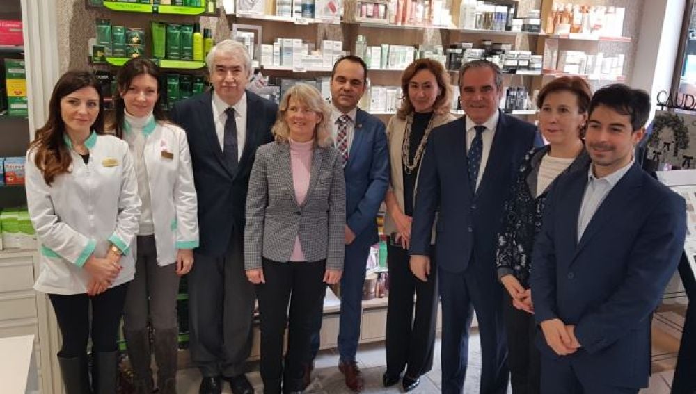 Realizan con éxito la primera prueba en real de verificación de medicamentos en una farmacia en España