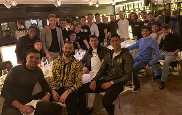 La plantilla del Real Madrid se 'conjura' con una cena en un céntrico restaurante de Madrid La plantilla del Real Madrid se 'conjura' con una cena en un céntrico restaurante de Madrid