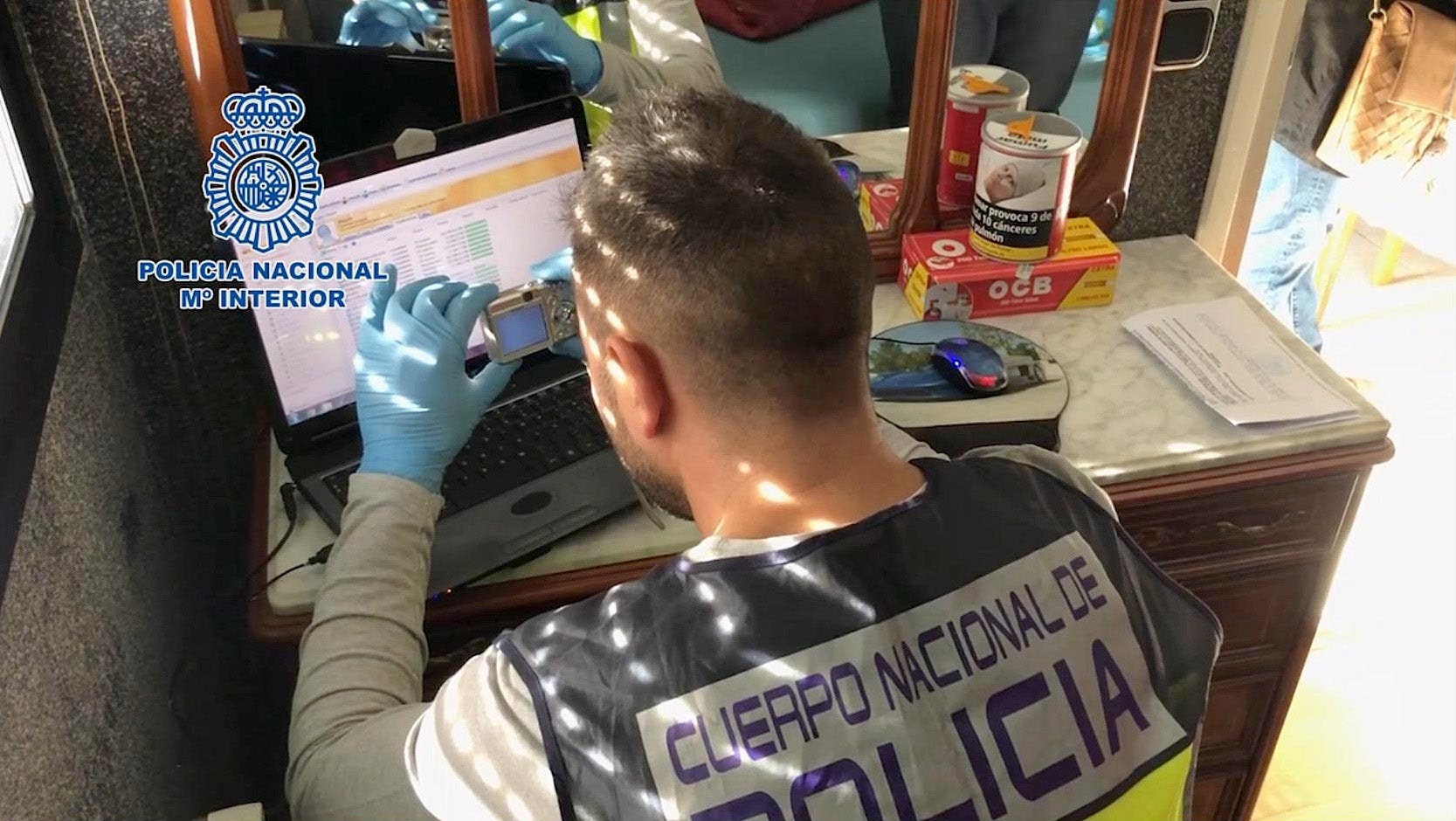 La Policía Nacional ha detenido en Sevilla y Ciudad Real a cinco pederastas La Policía Nacional ha detenido en Sevilla y Ciudad Real a cinco pederastas